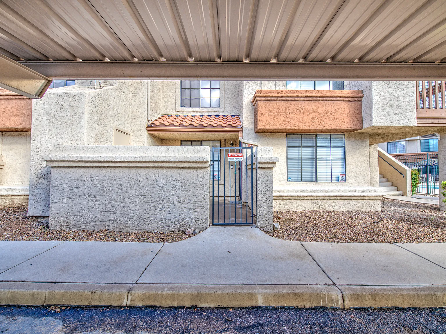 839 S Westwood St — Photo 2