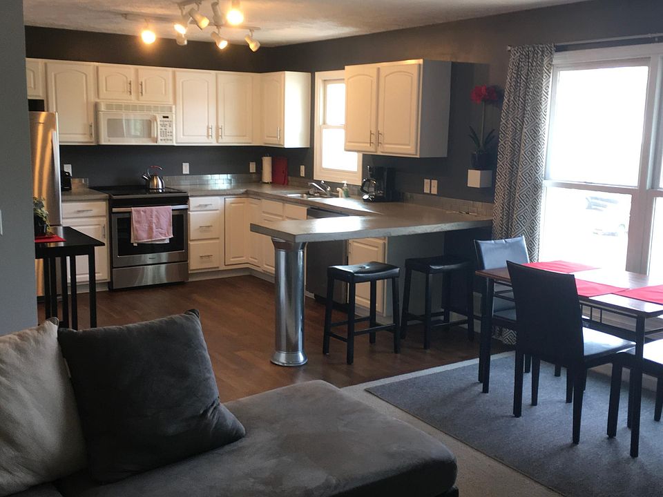 1st image of 510 Depot View Dr