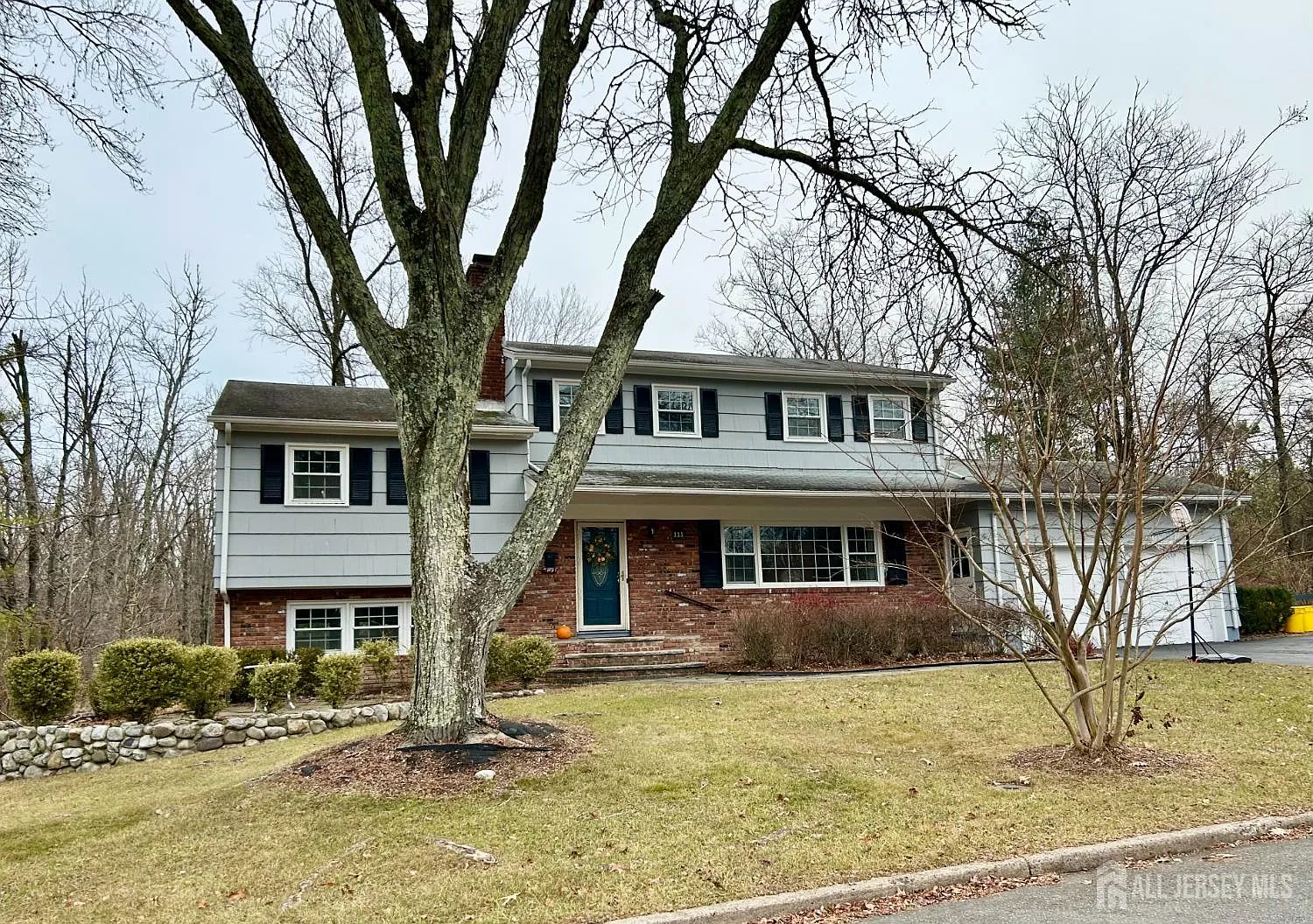 111 Braeburn Dr photo 1