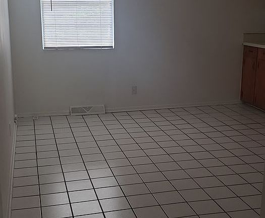 4th image of 1417 N 63rd Ter