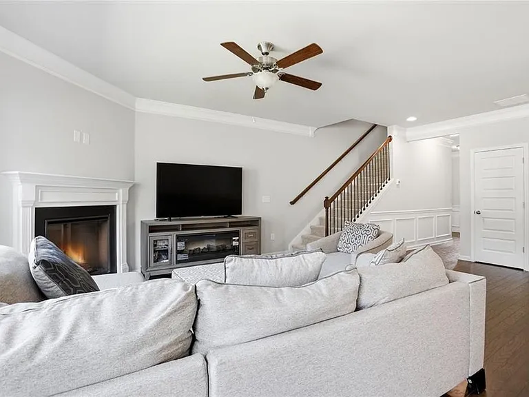 2639 Bloom Cir — Photo 7