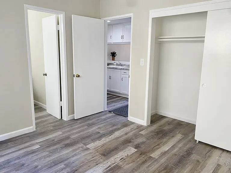 1431 N Citrus Ave #B7 — Photo 7