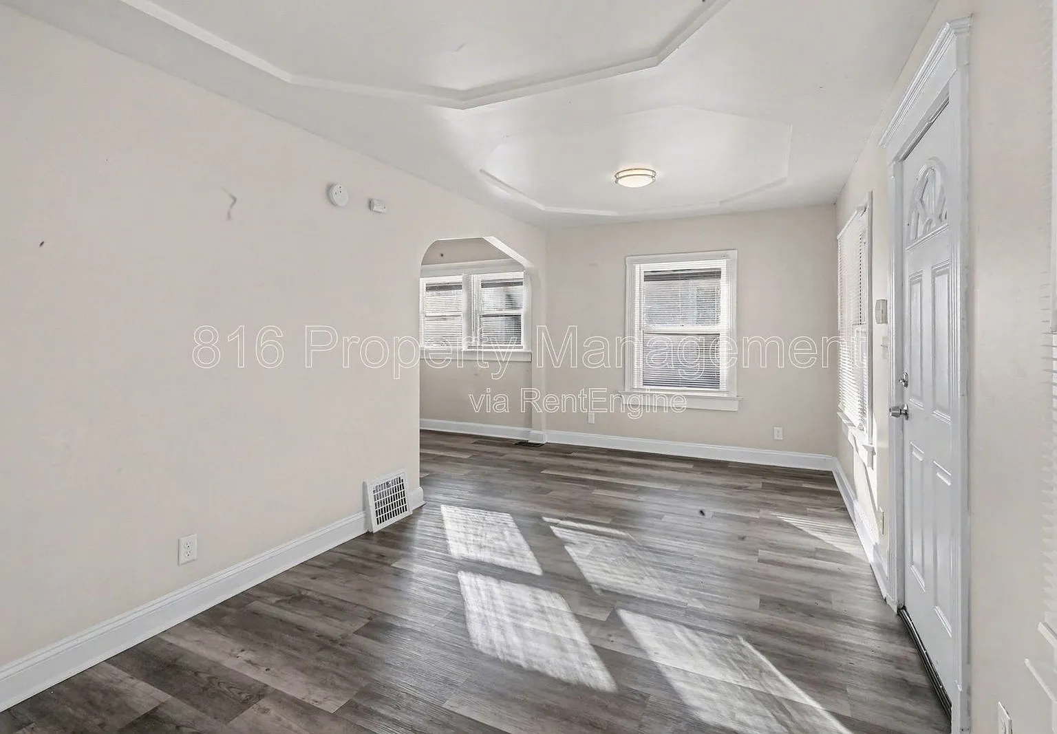2 bed, 1.0 bath, $1,050 — Photo 3