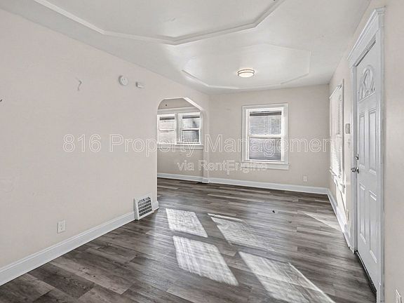 3rd image of 5713 Brooklyn Ave