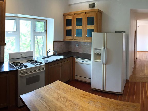 5th image of 1001 N Wolcott Ave #2R