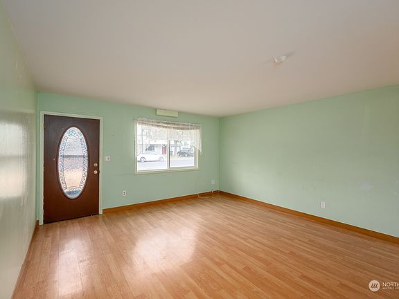 3rd image of 1216 Arlington Drive