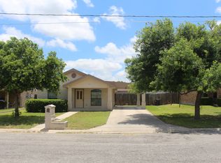 106 Mercedez Dr, Del Rio, TX 78840