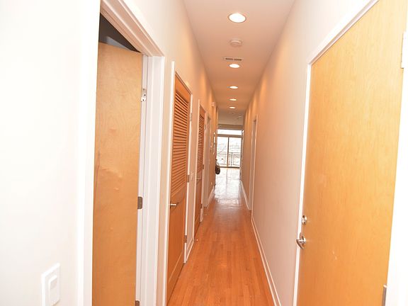 5th image of 3124 W Walton St Unit P-3