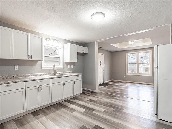 5th image of 2803 S 24th St