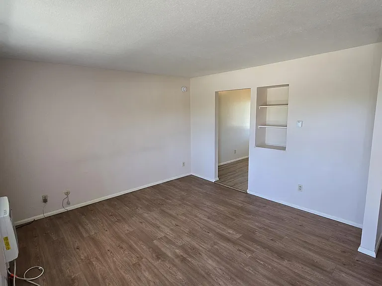 2 bed, 1.0 bath, 850 sqft, $1,700 — Photo 6
