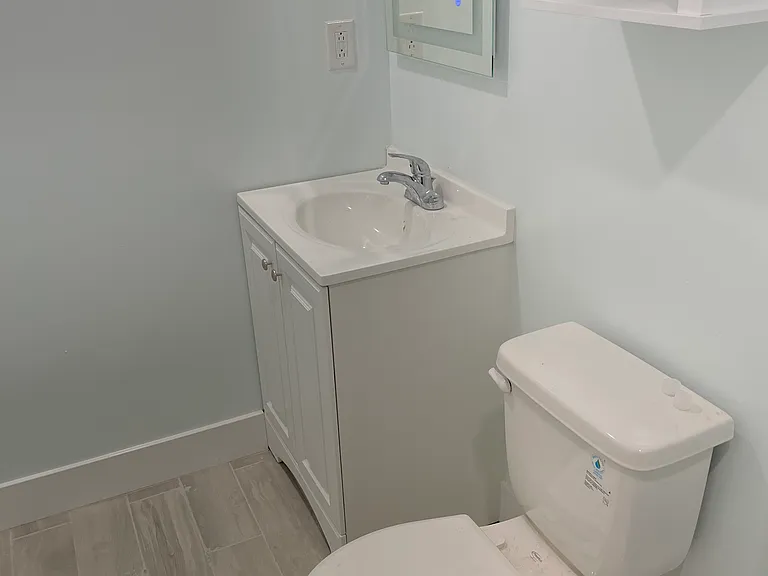 4725-4727 Chester Ave #D4 — Photo 8