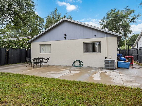 3rd image of 13214 Laraway Ct