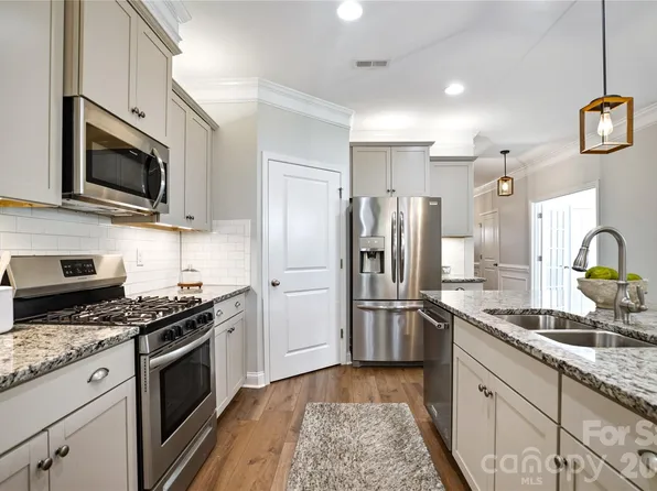 2274 Seagull Dr, Denver, NC 28037