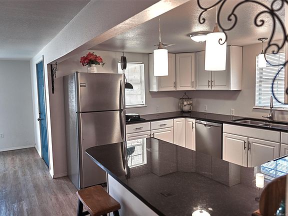 5th image of 303 N Fountain St