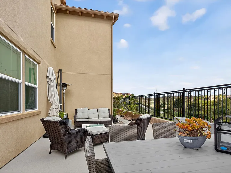 1733 Artemisia Ct — Photo 33