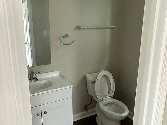 5th image of 315 Woodhaven Rd
