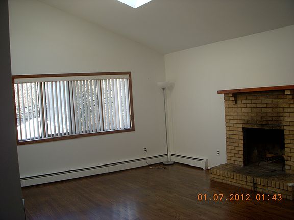 3rd image of 10 Bayview Ave