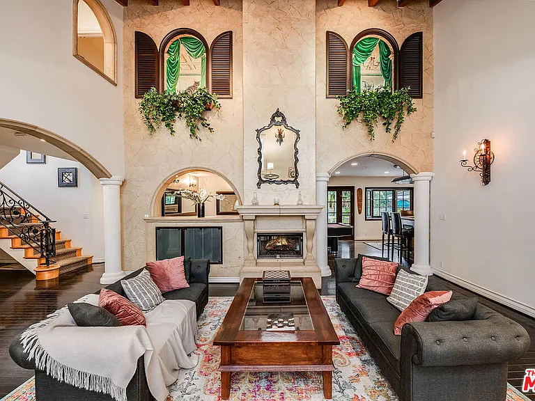 4063 Benedict Canyon Dr — Photo 11
