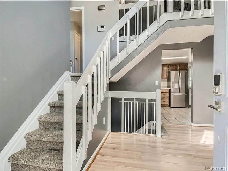 Front Entrance/Stairway