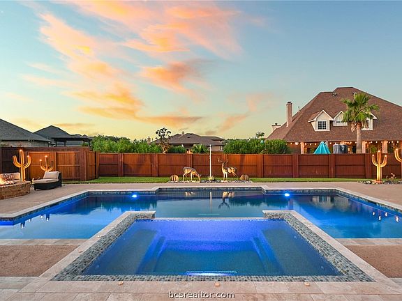 2nd image of 3608 Dorchester Ct