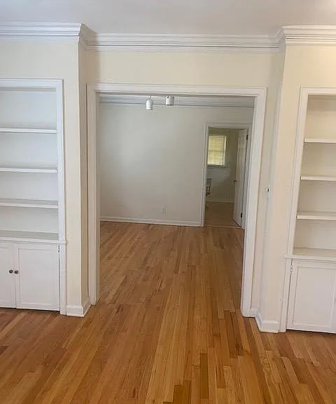 Built in shelfs in living room