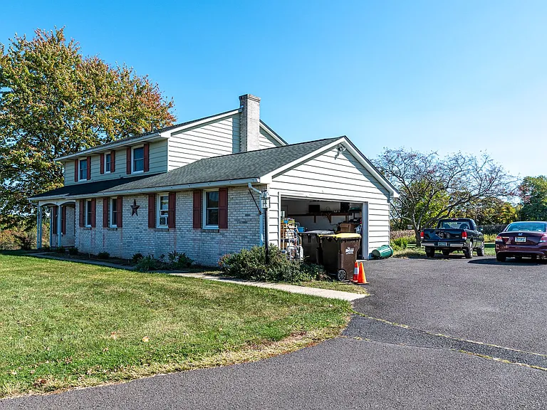 3414 County Line Rd — Photo 2