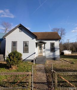 123 E 2nd St, De Soto, MO, 63020