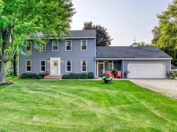 9905 Brent Ave, Inver Grove Heights, MN 55077