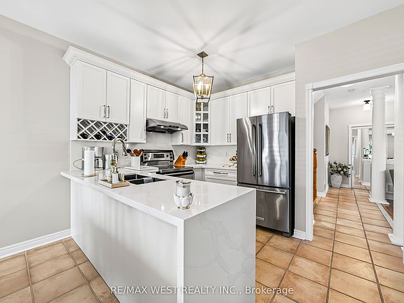 3rd image of 40 Sequoia Rd