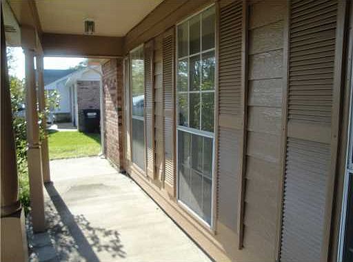 4th image of 10101 Iroquois Ave