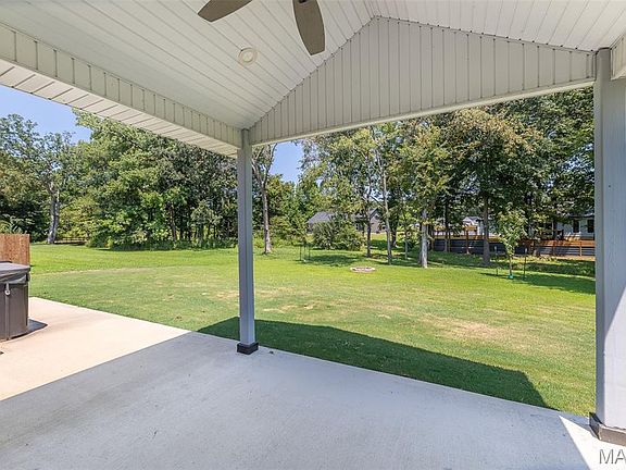 5th image of 341 Wellington Dr