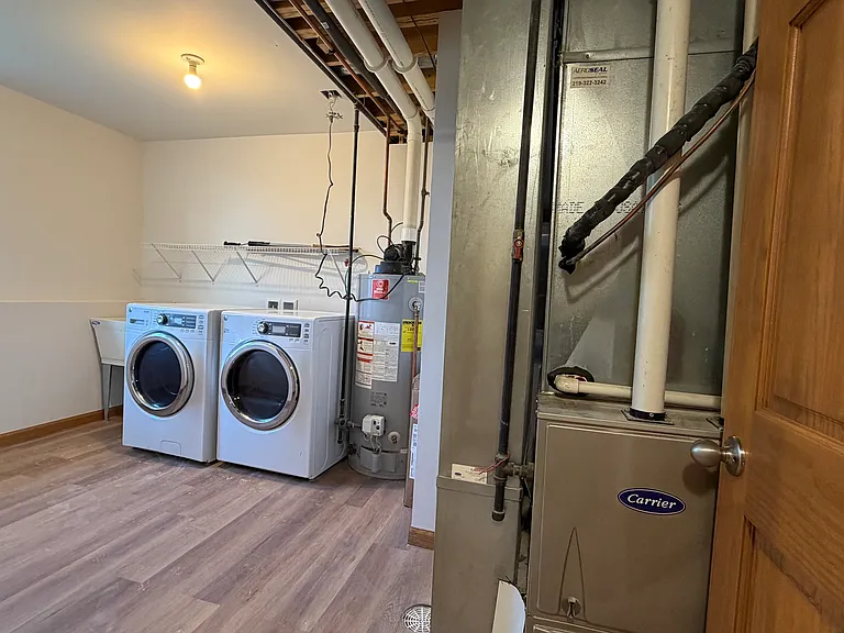 6387 Amanda Dr — Photo 15