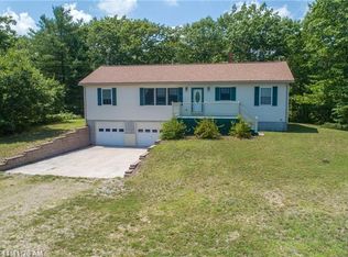 218 Duke Ln, Lyman, ME 04002