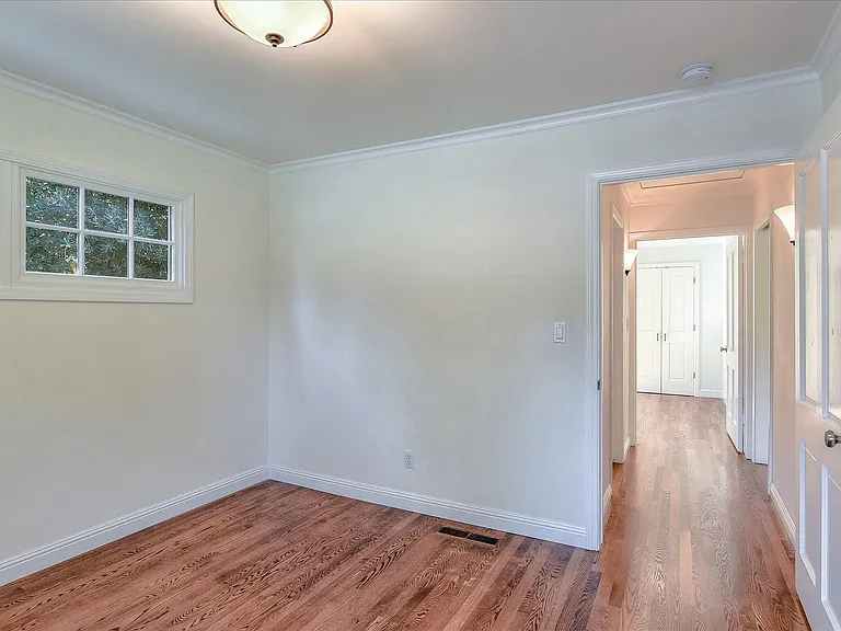 135 Wilder Ave — Photo 29