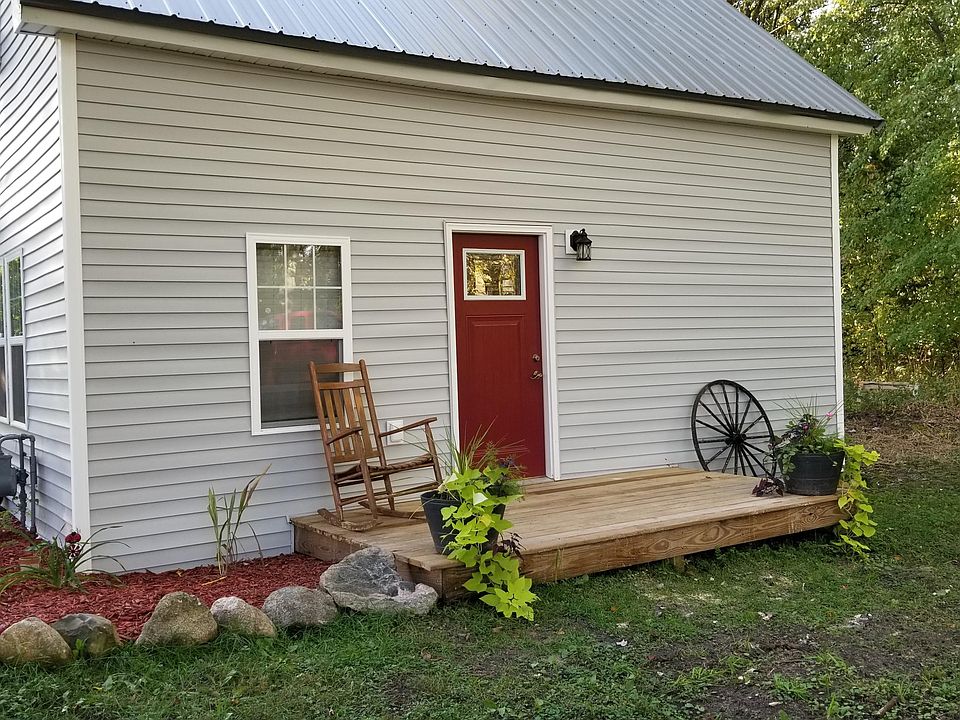 1st image of 211 Cass St