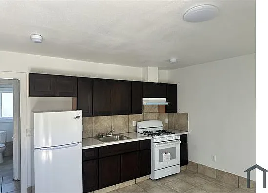 5106 Bancroft Ave #2 — Photo 9