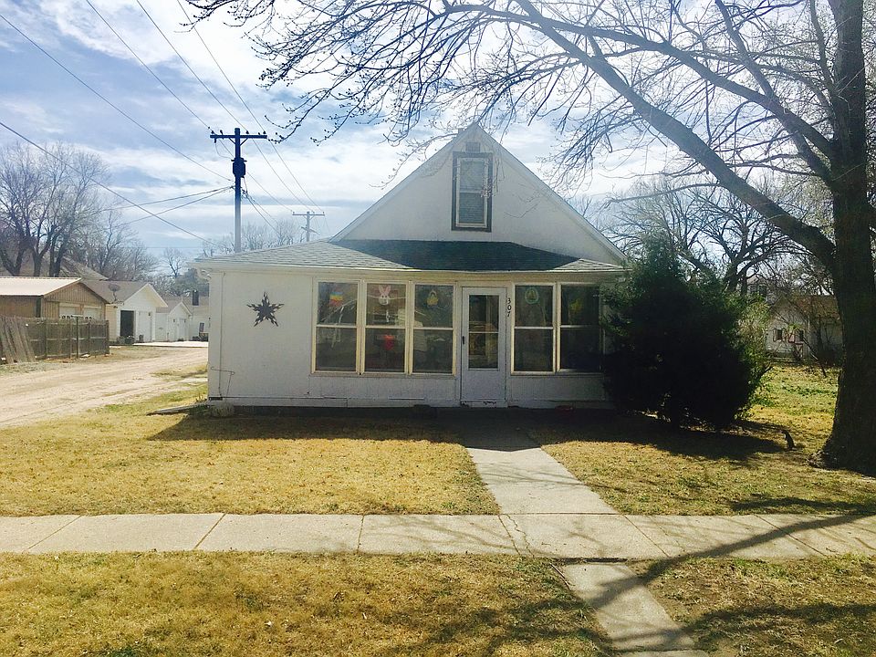1st image of 307 W 4th St