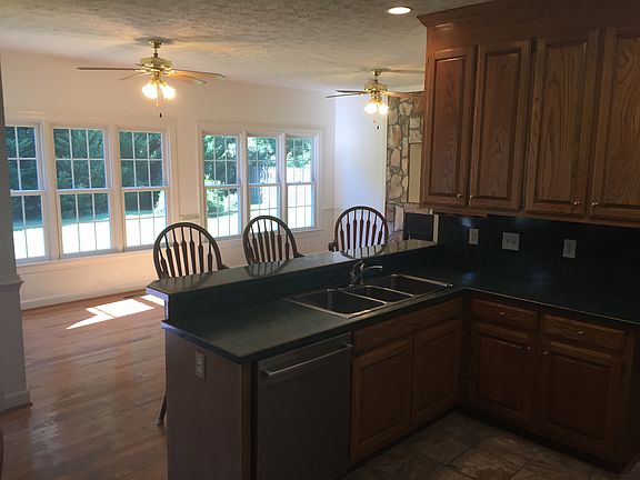4th image of 4780 Williamsburg Glade