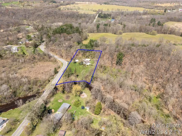 956 Prairie Creek Rd, Ionia, MI 48846
