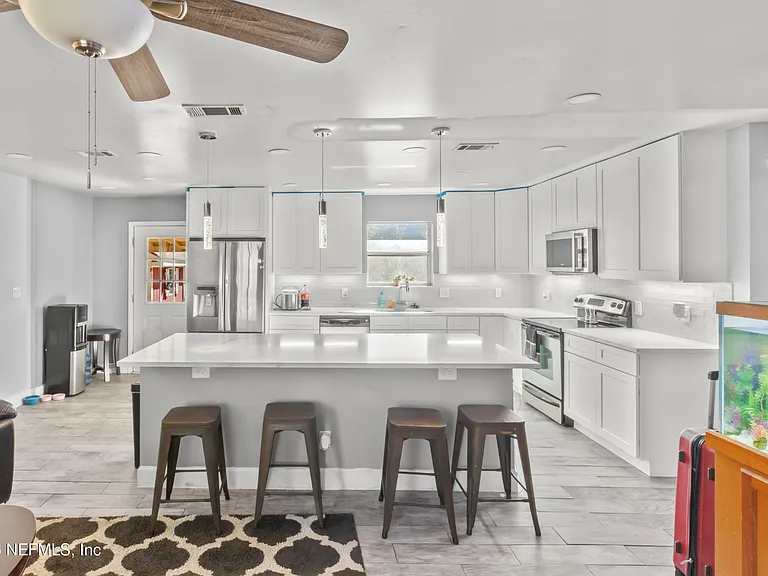 641 SW Orange Ave — Photo 4