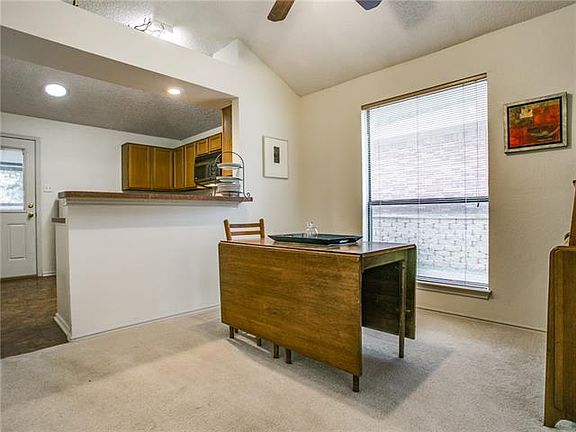 5th image of 2424 Chestnut Way