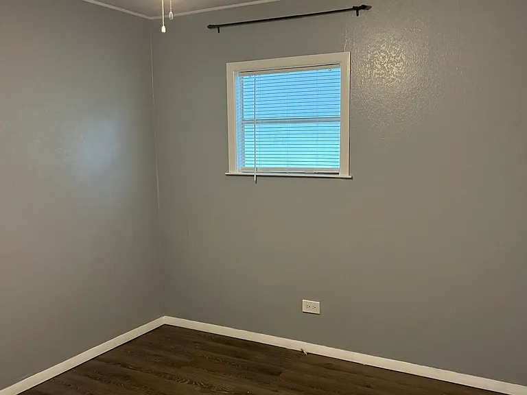 2nd bedroom directly across from hall bathroom