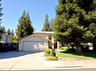 2 Woodriver Ct, Sacramento, CA 95831