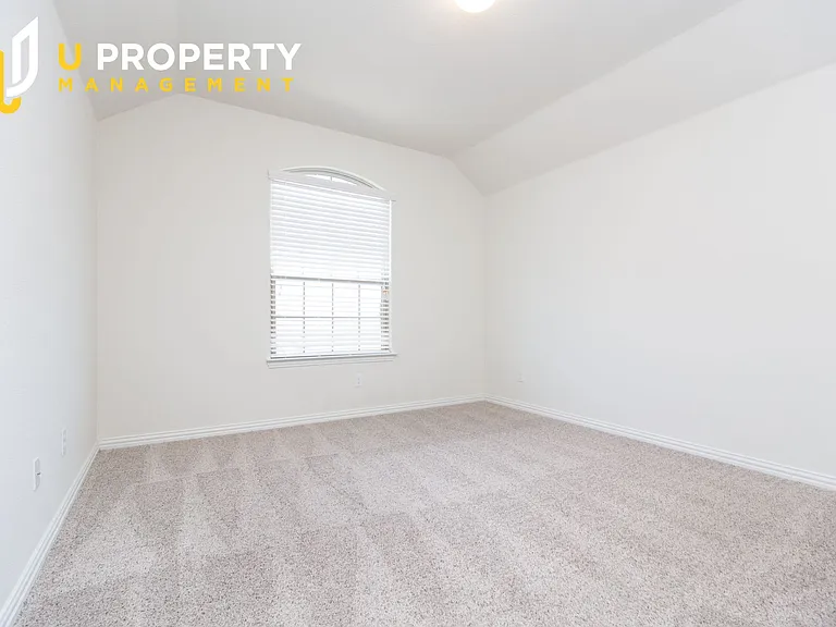 817 Black Hawk Dr — Photo 16