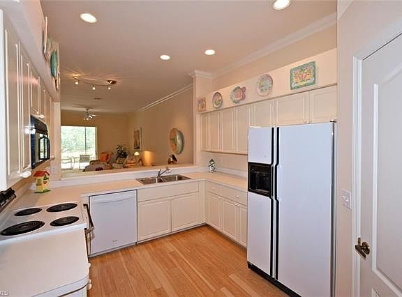 5th image of 14922 Hickory Greens Ct