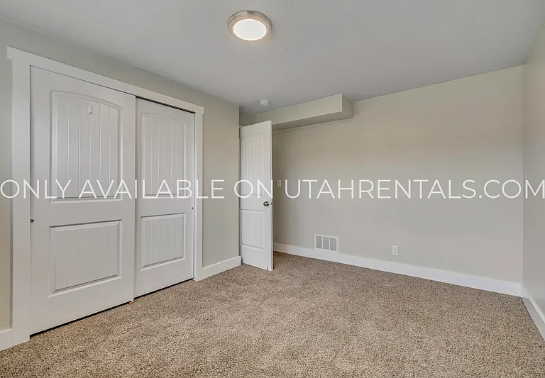 336 E Rena Ave — Photo 24
