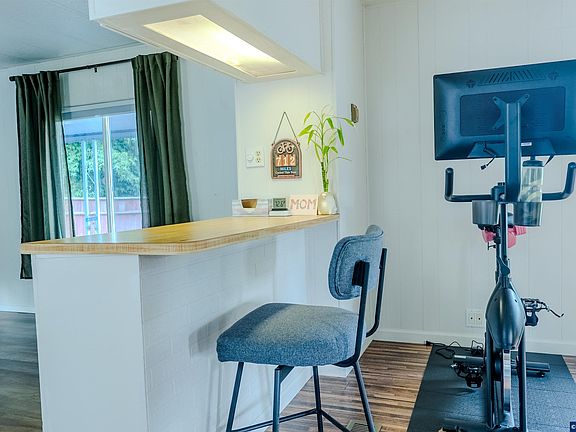4th image of 2232 42nd Ave SE Unit 322