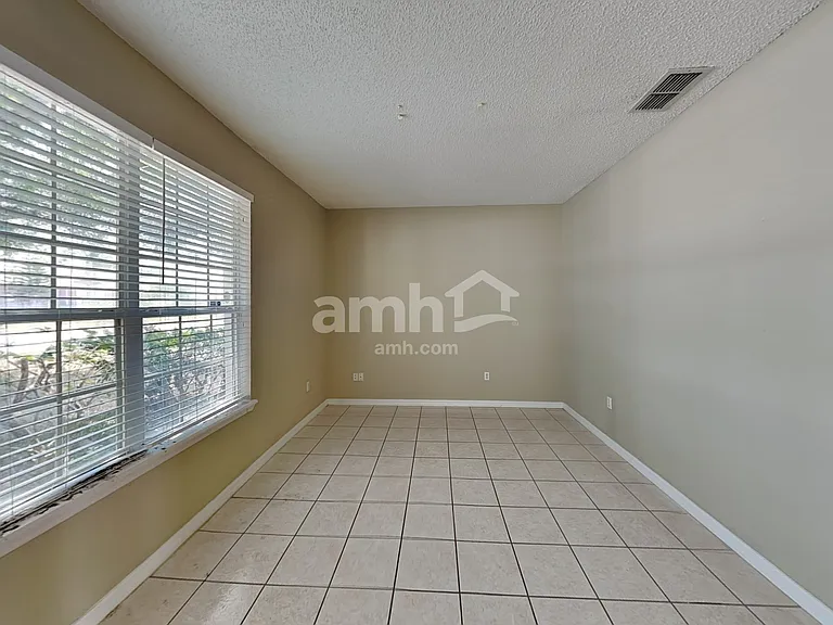 2505 Sherbrook Ln — Photo 12