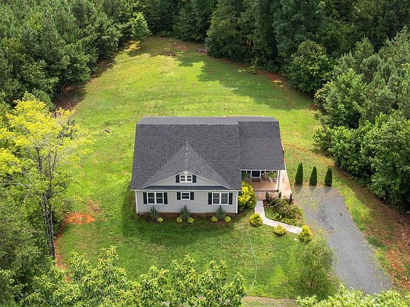 4th image of 266 Spring Grove Rd