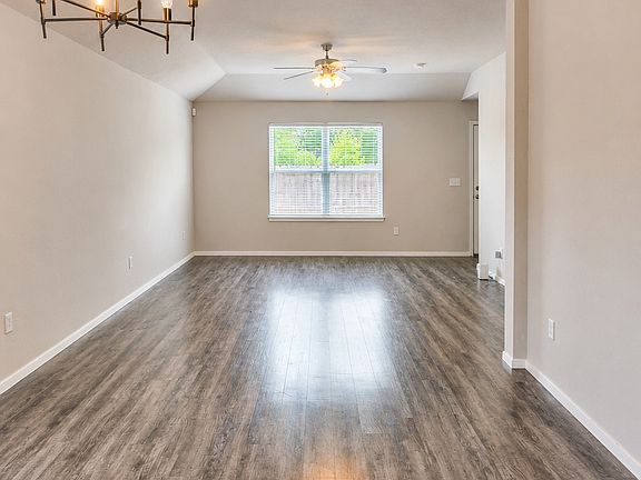 4th image of 1221 S Ivory Bill Ln